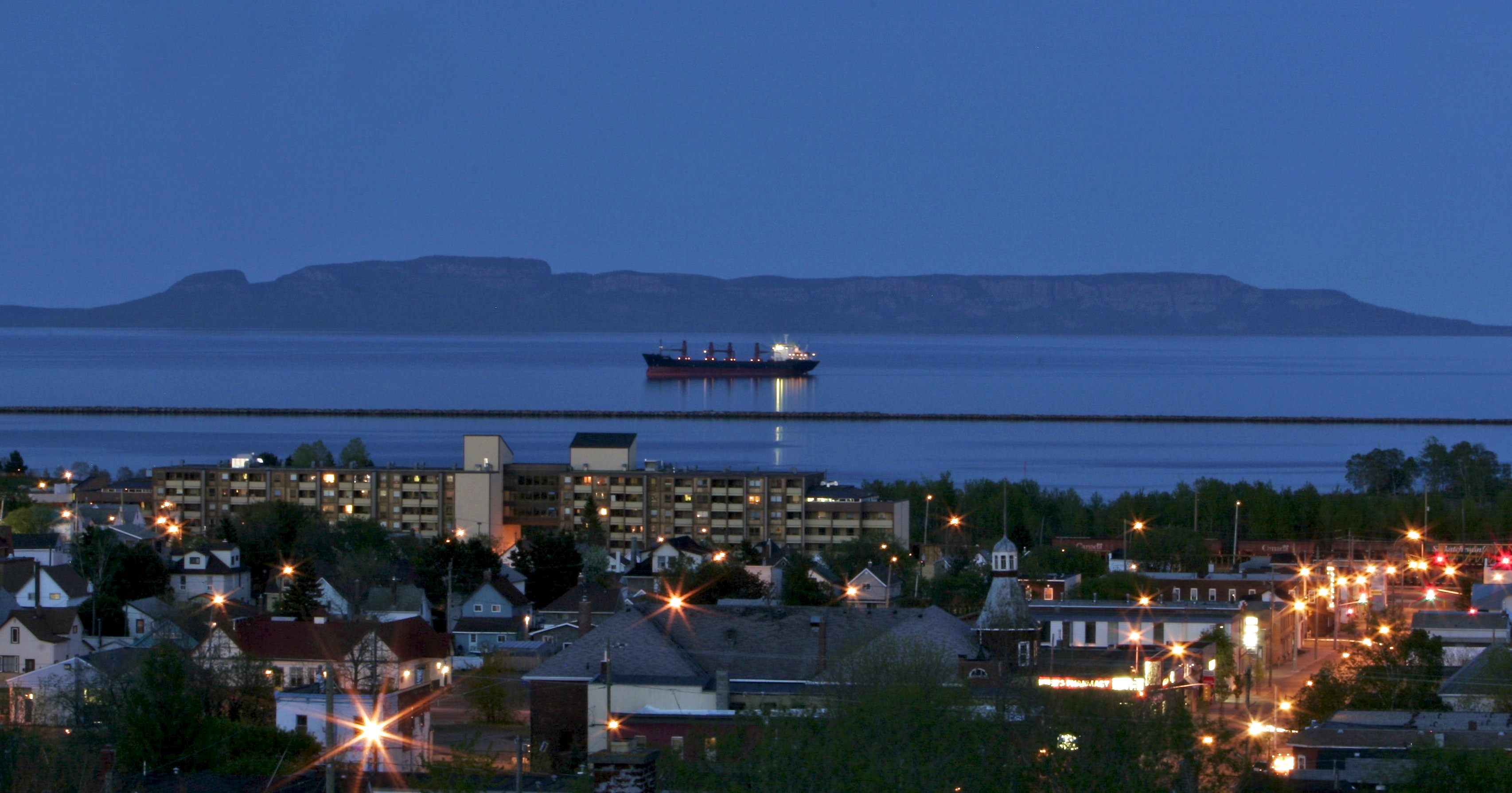 Sleeping Giant 2 - Night View.jpg Sleeping Giant 2 - Night View.jpg