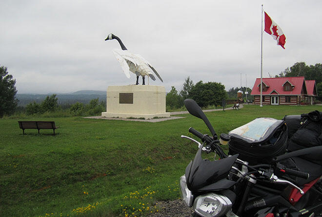 Wawa Goose Monument