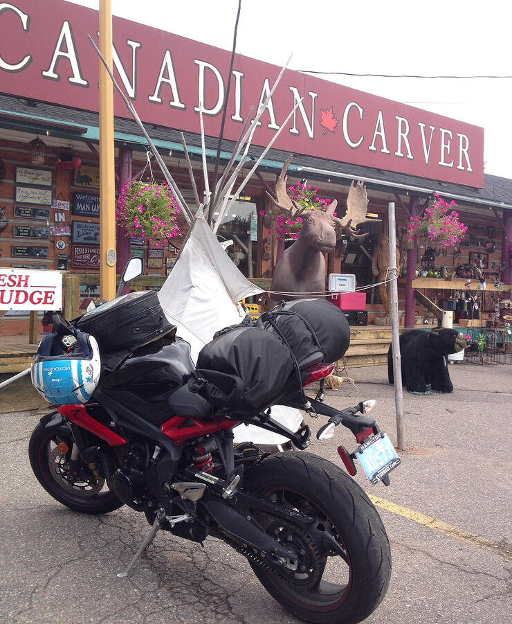 Agawa Crafts and the Canadian Carver