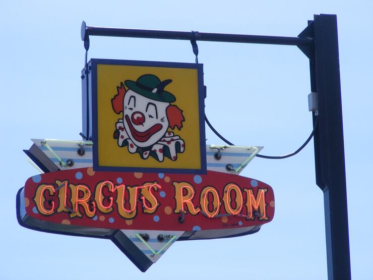 CIRCUS 2 1210