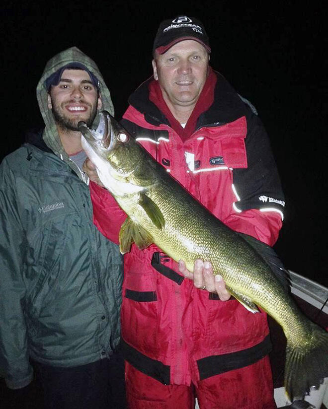 Happy anglers with a 33