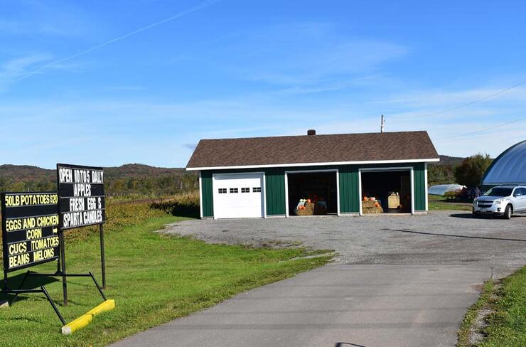 neal's country market on site store